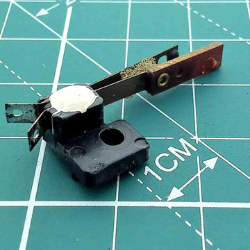 Microîntrerupător M2420P pentru echipamente audio vintage
