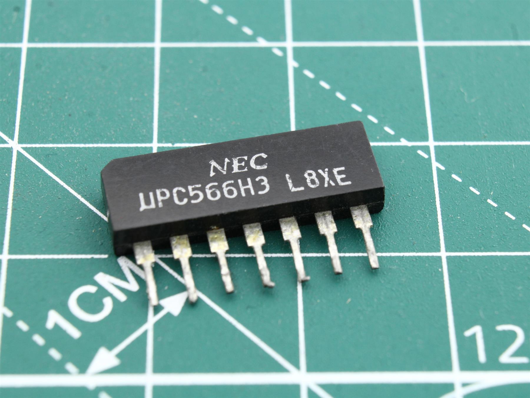 uPC556H3 integrated circuit
