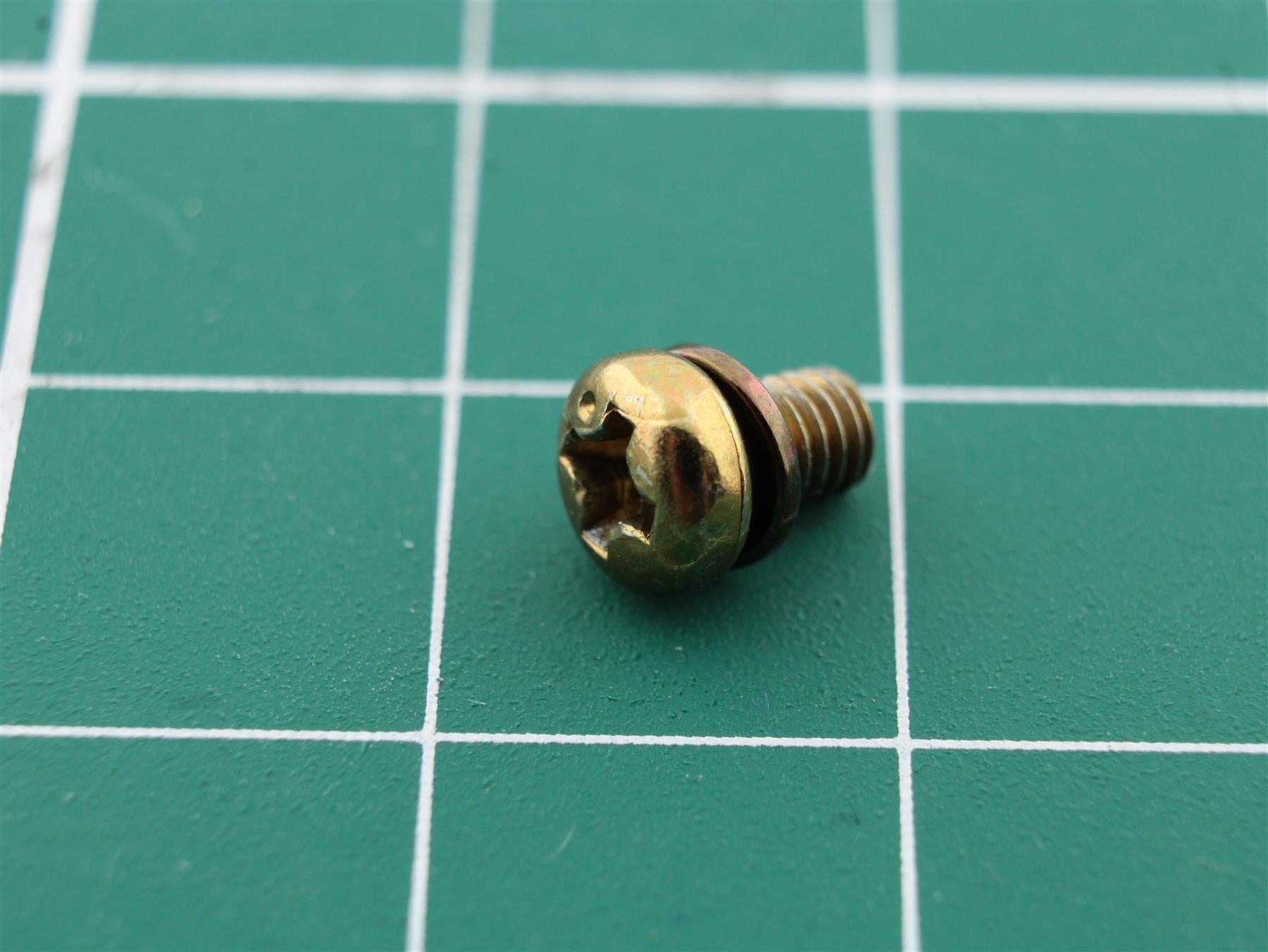 Bang & Olufsen 2039049 – Screw 3×5