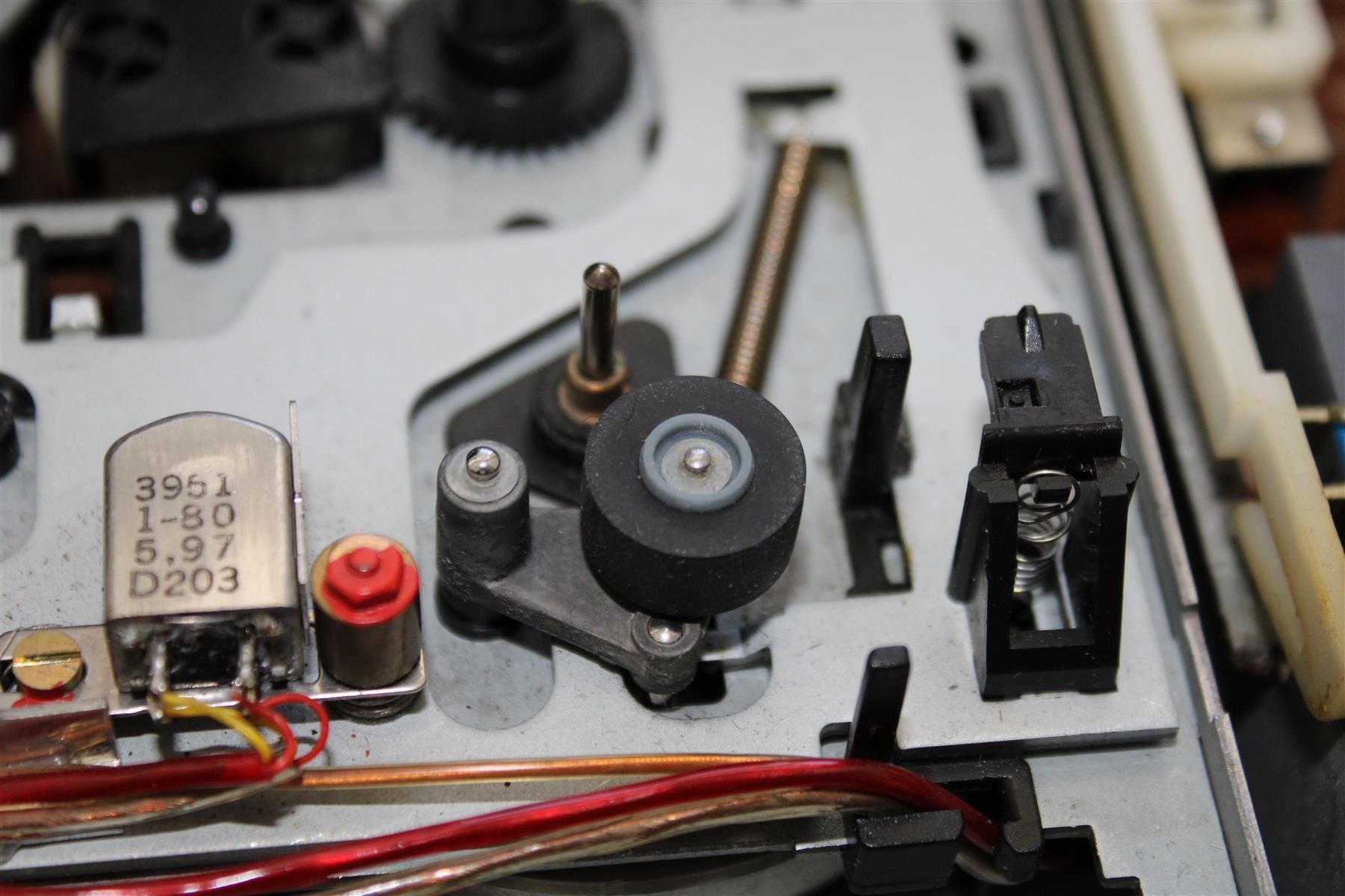 Grundig SCF 6200 Pinch Roller for Cassette Deck
