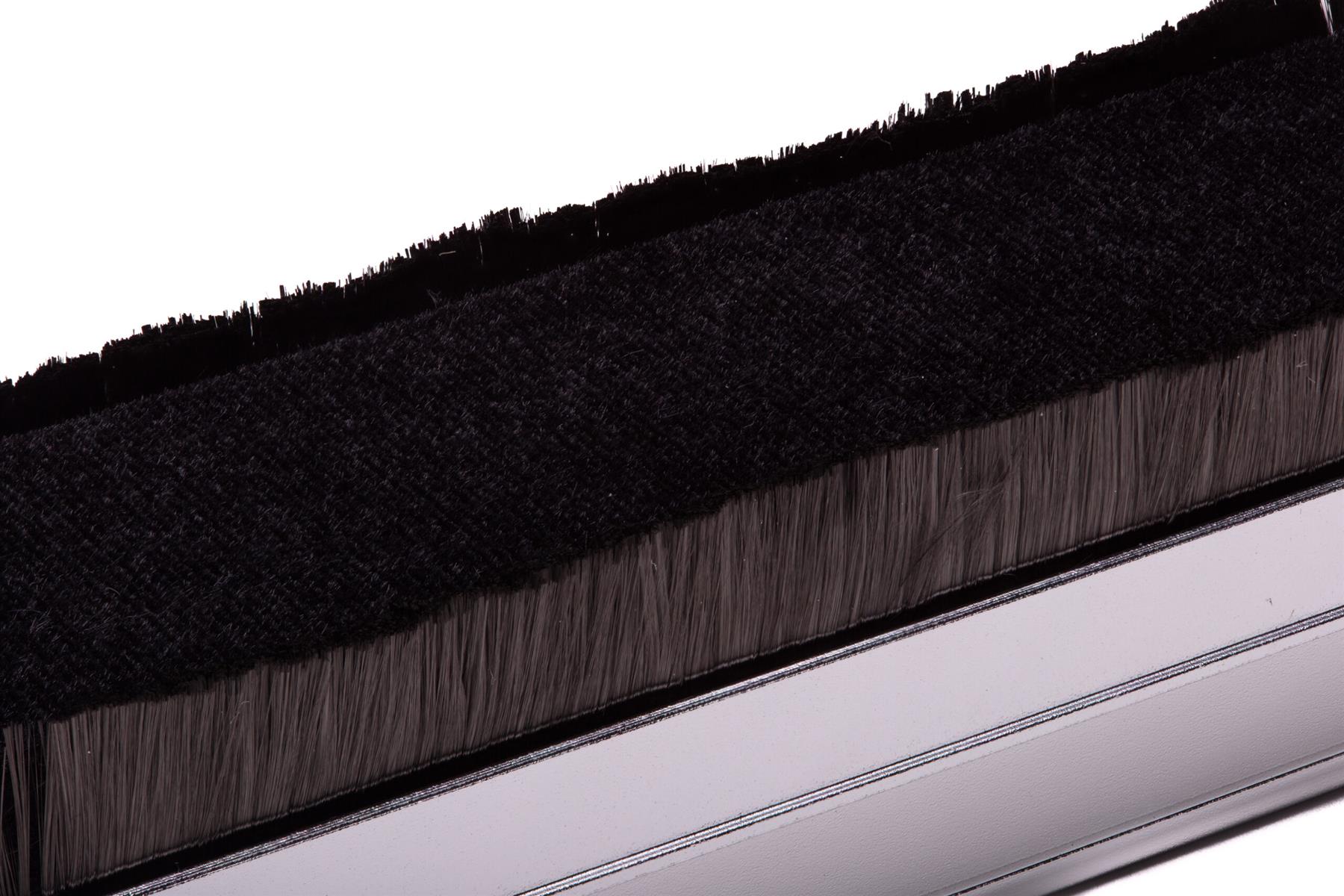 Analogis Brush 2 Record Cleaning Brush – Velvet Pad and Carbon Fibre for Deep Groove Cleaning