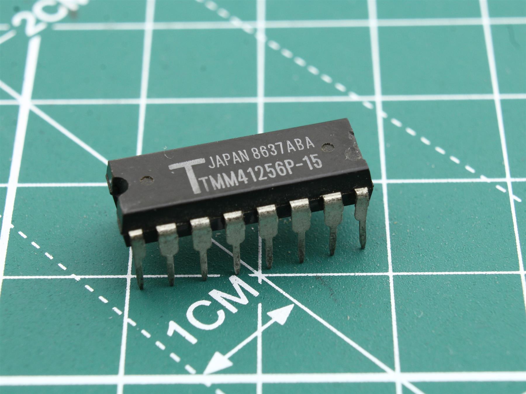TMM41256P-15 Integrated circuit