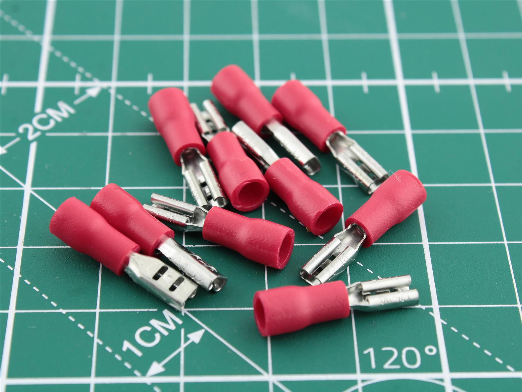 Male Spade Terminal Blue Insulated (0.5–2.0 mm²) 4.8 mm Pack of 10