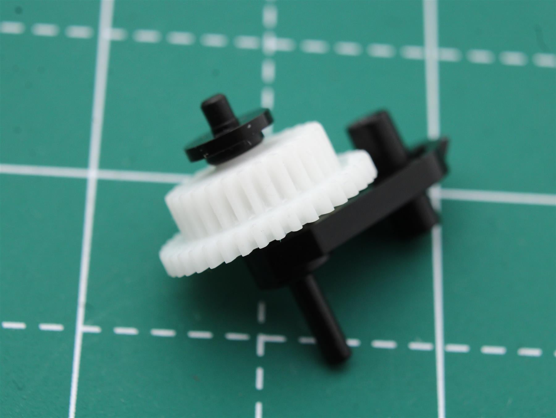 RXL0106 – Idler Gear Pos.(121 (F0098)