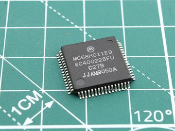 MC68HC11E9 circuit integrat