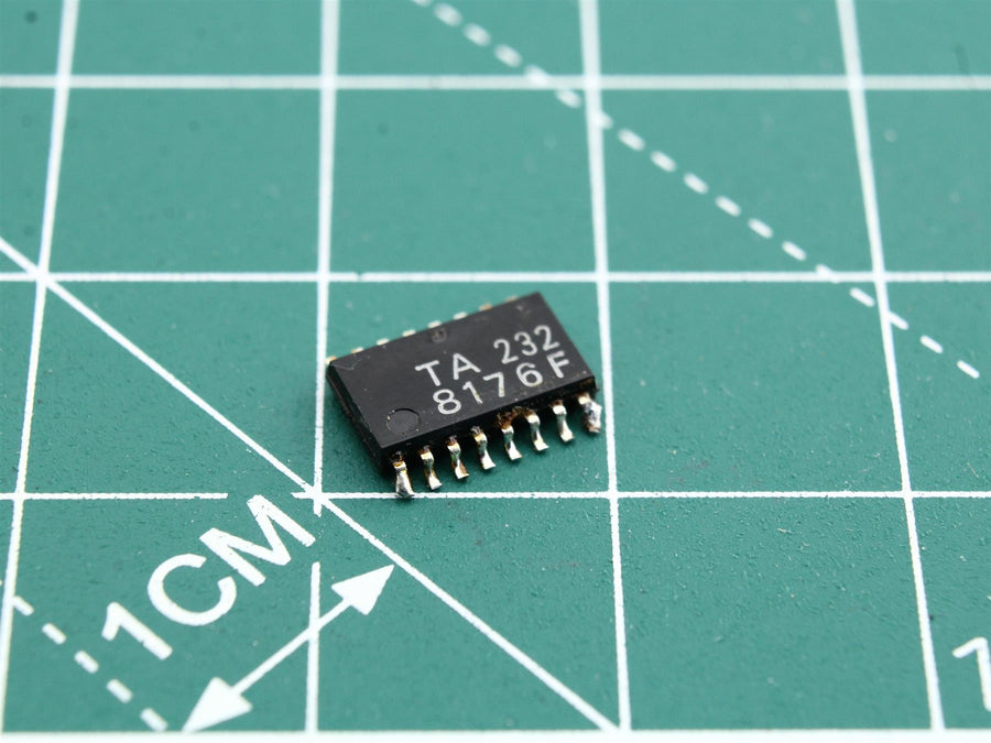TA8176F circuit integrat AIWA CADW550