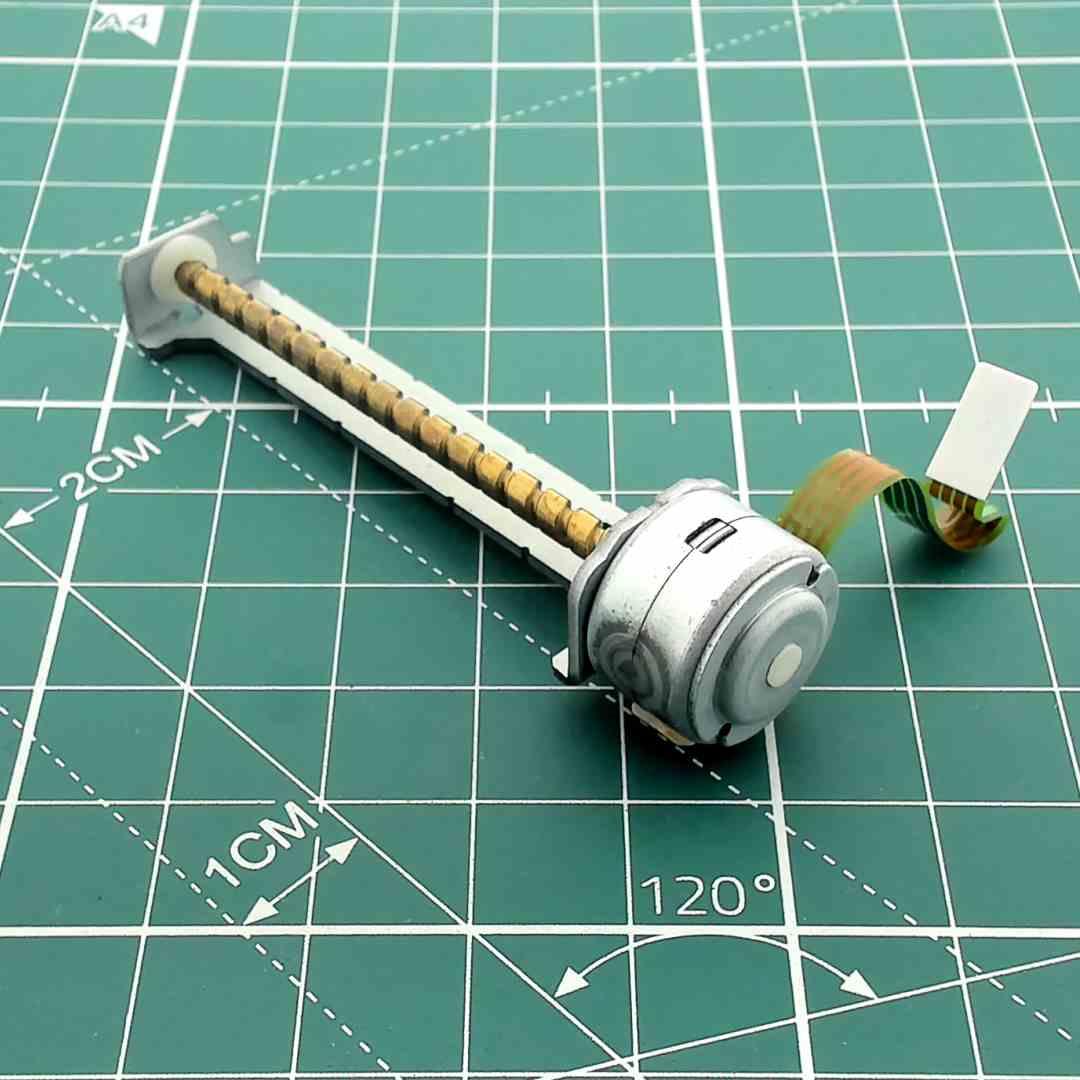 CD Player Sled Tracking Motor Replacement D4716K10