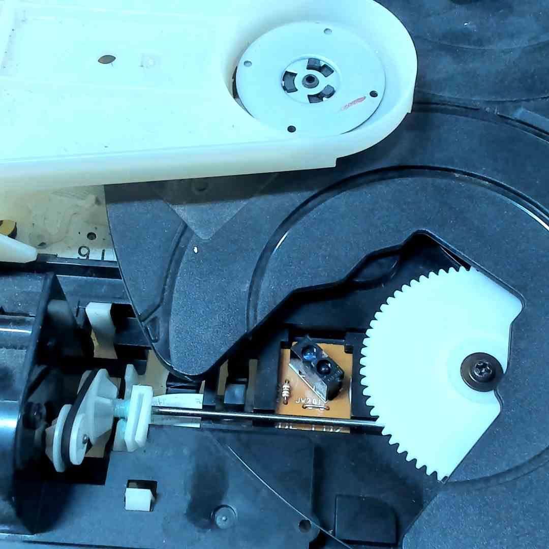 Sony HCD-VX8 Eject Tray Loading Gear for CD Mechanism