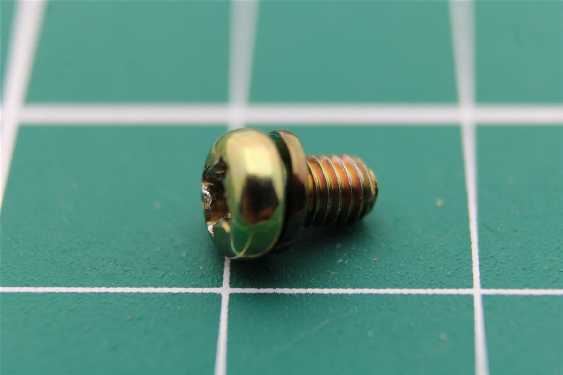Bang & Olufsen 2038063 – Screw 3×5 mm Genuine Reconditioned P