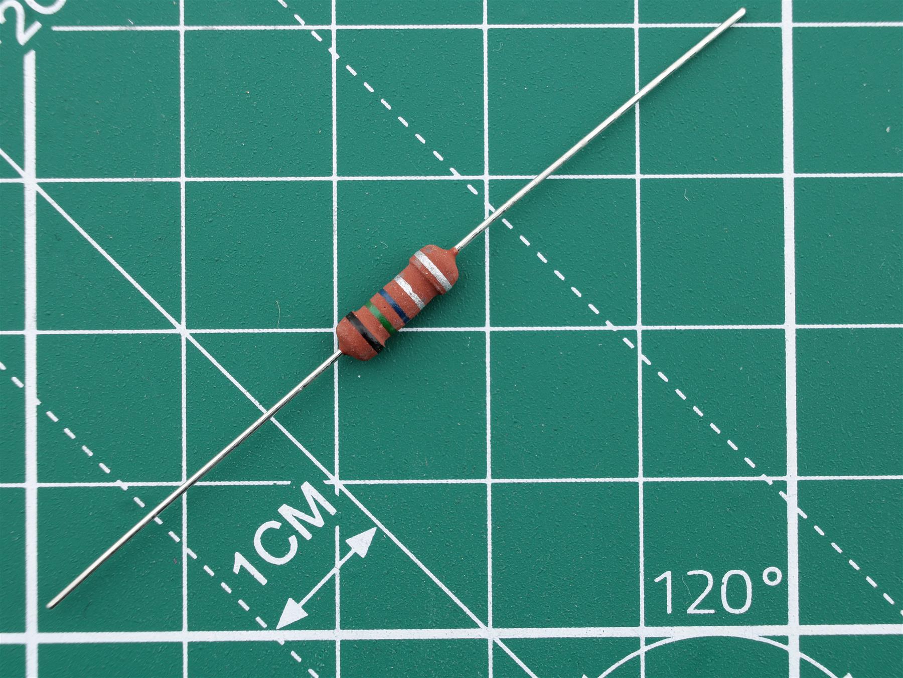Fuse resistor 0R56 1W 10% Ø3.5x10mm