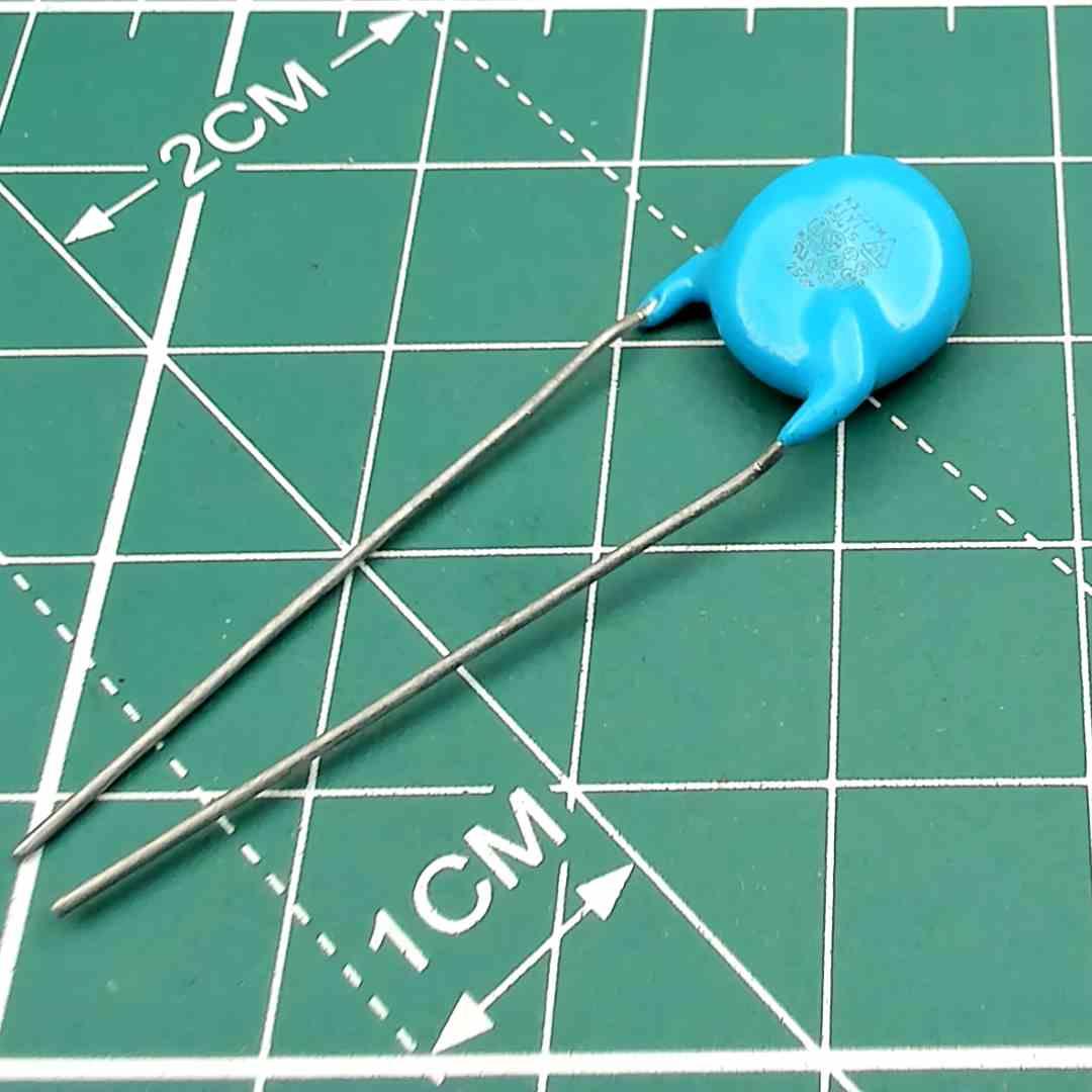 Ceramic Capacitor  2.2nF 250 Volts AC KX222M XiYI 250AC
