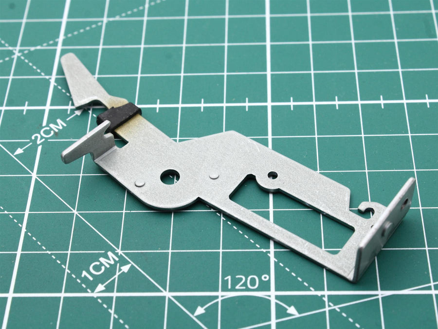 Lock lever Pos.(1)