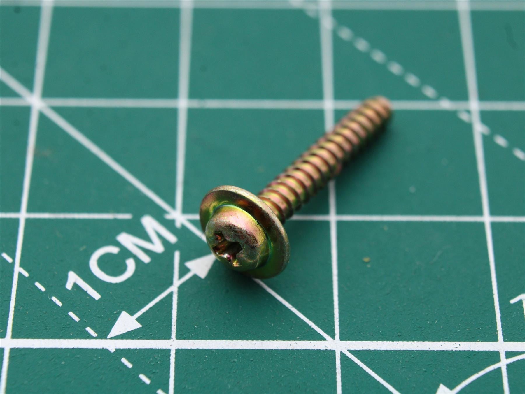 Screw for Marantz CD6004 Mechanism Cd (Position 19)
