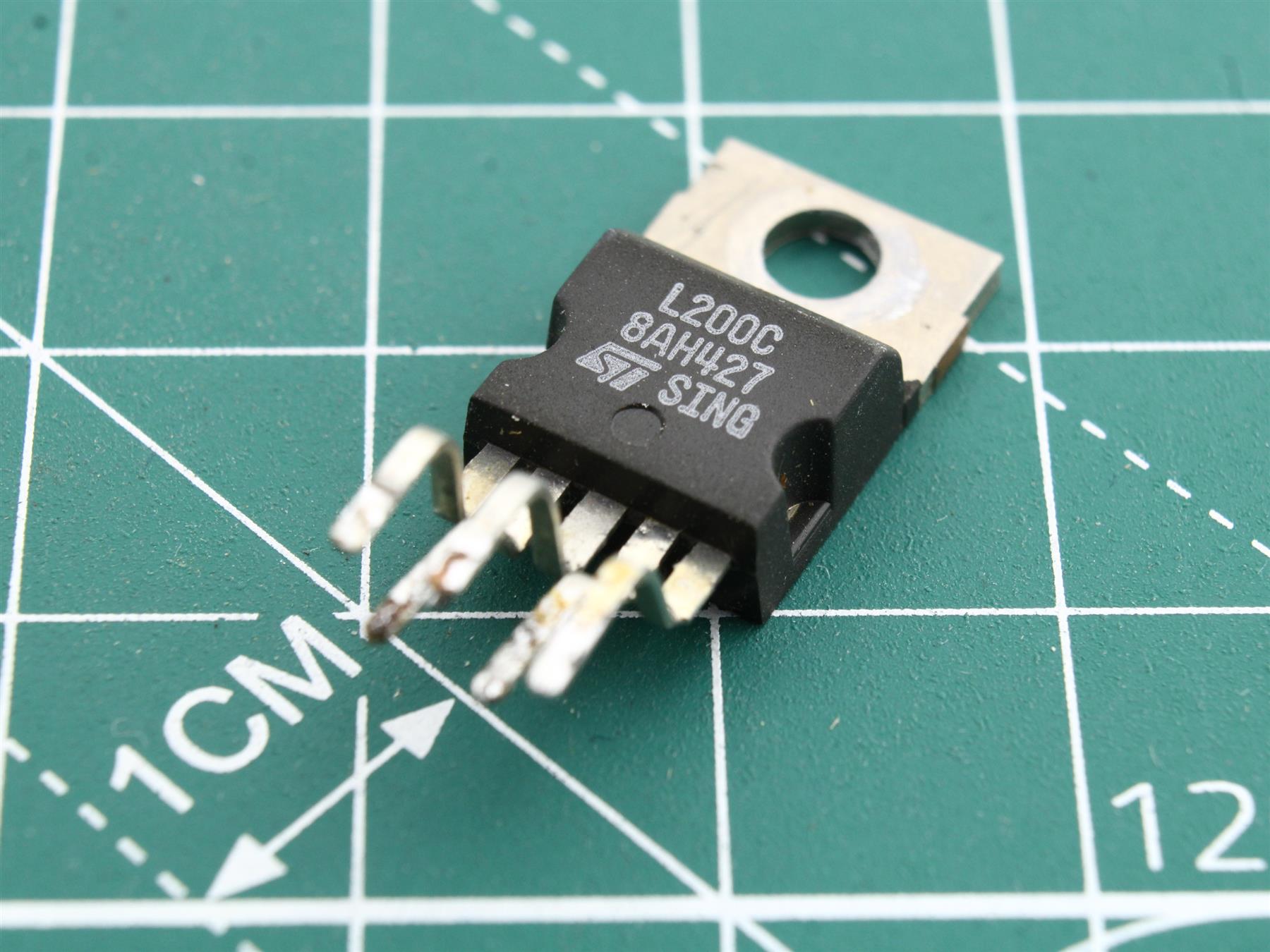 L200C integrated circuit
