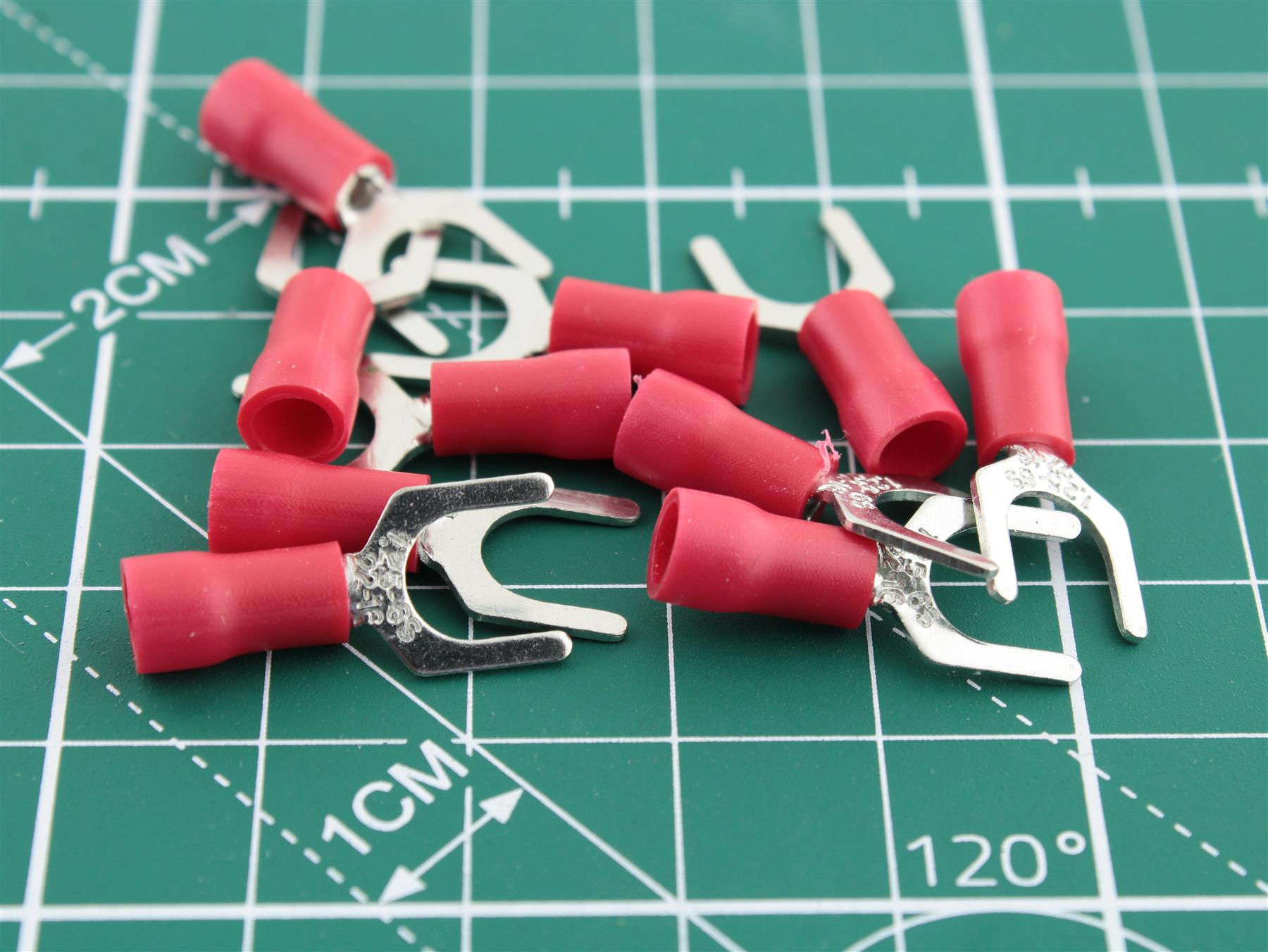 Fork Terminal Red Insulated (0.5–1.5 mm²) 6.5×9.5 mm Pack of 10